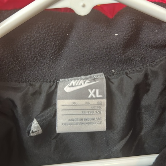 Girls Nike pink puffer vest size XL - Picture 2 of 3